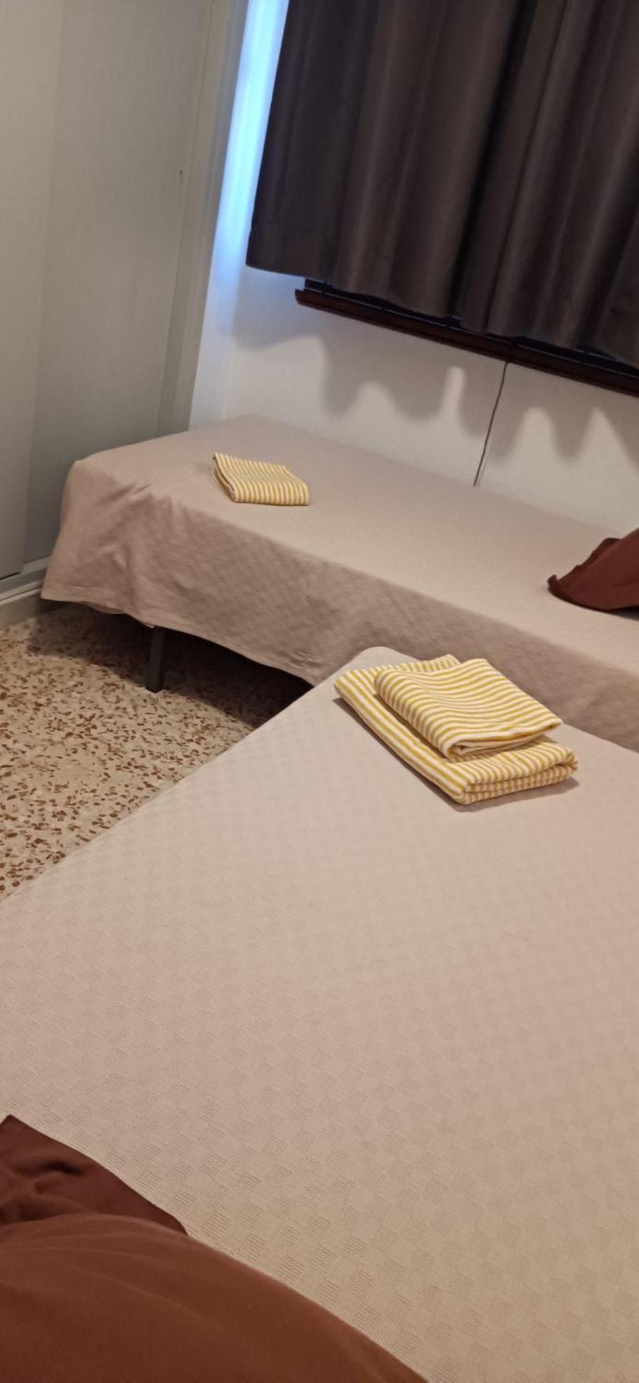Plein Centre, Proche Et Port, Garage Apartment *